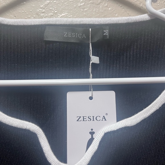 Zesica - Black and White Fitted Long Sleeve Sweater - Picture 4 of 4